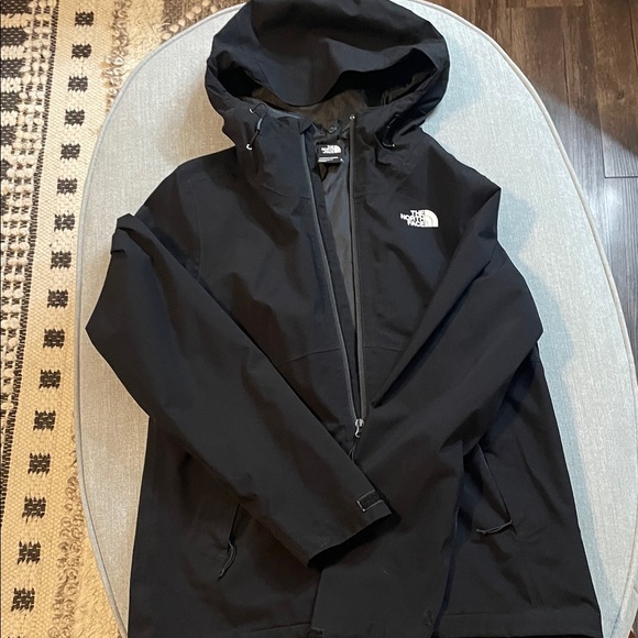 The North Face Women's Classic Black Hooded Raincoat - Picture 1 of 3